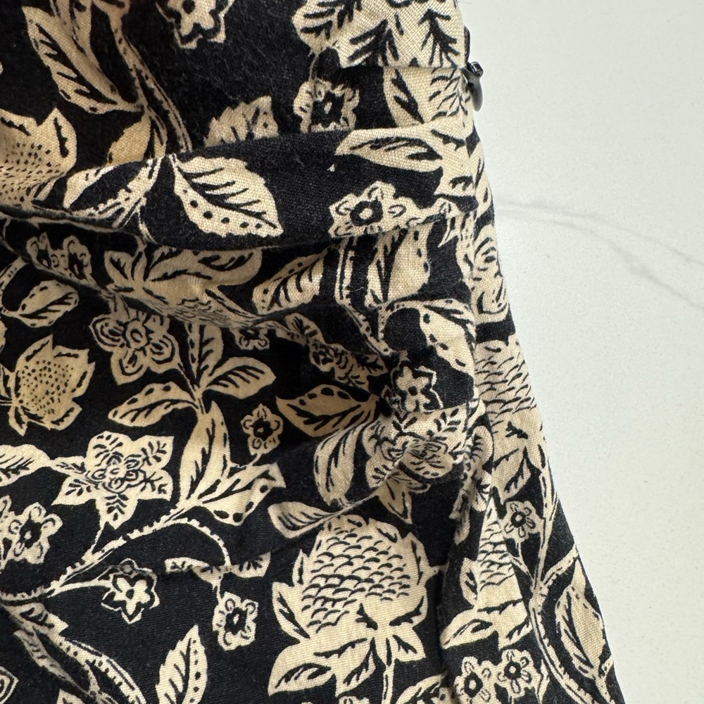 Mango Linen Black-White Floral‎ Mini Skirt Size Large - Picture 12 of 13